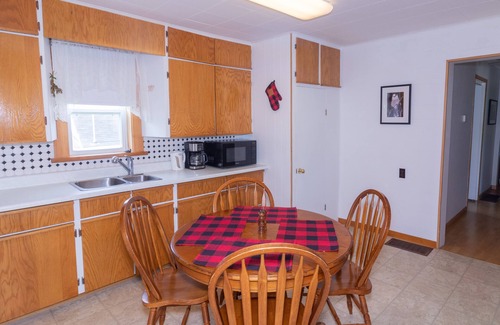 Whitney Cottage | ✔South Algonquin✔Cottage✔Families✔Couples