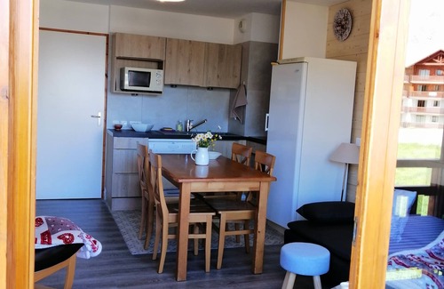 Puy-Saint-Vincent Condo | SOUTH ALPES APARTMENT PUY SAINT VINCENT 1800 M Ski resort summer/winter