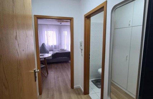 Haunstetten-Siebenbrunn Apartment | South Apartment - Modern & Stylish