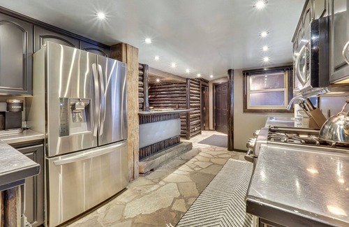 Charlevoix House | South Arm of Lake Charlevoix | Private Dock | Pickleball driveway| Fireplaces