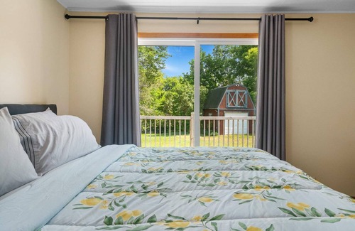 East Jordan Hotel | South Arm Retreats