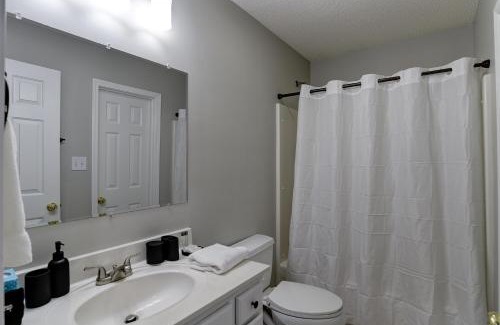 Royal Pines House | South Asheville Townhome 12 B