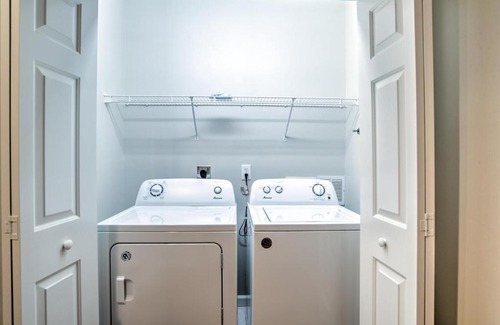 Royal Pines House | South Asheville Townhome 16 A