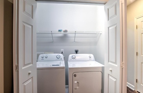 Royal Pines House | South Asheville Townhome 16 B