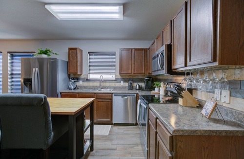 Manchaca House | South Austin Getaway | Great location | Backyard