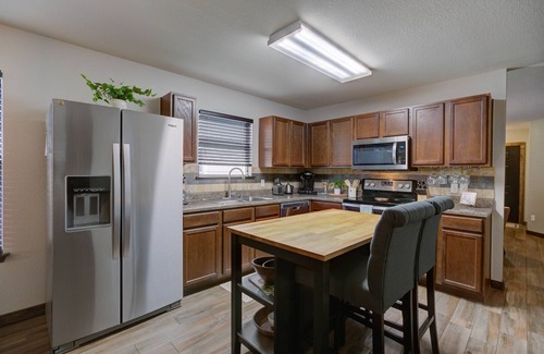 Manchaca House | South Austin Getaway | Great location | Backyard
