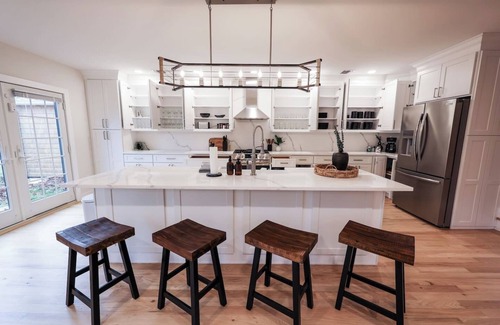 Bellport House | South Bay Holiday New Renovation in Bellport Village