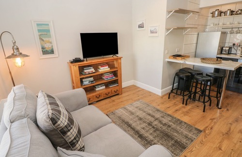 Tenby Apartment | SOUTH BEACH AT THE HIDEAWAY, family friendly in Tenby