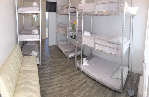 West Avenue Hotel | SOUTH BEACH BUNK BED HOTEL: SLEEPS 16 - WALK TO EVERYTHING!