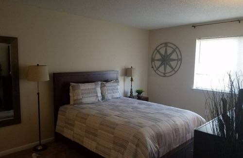 Virginia Beach Condo | South Beach Condo, cute, cozy and clean.