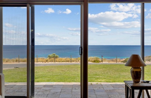 Carrickalinga House | South Beach House - 11 Gold Coast Drive