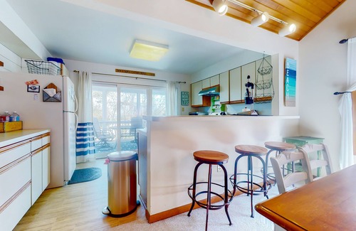 Sandpiper Pines House | South Bethany home with private outdoor areas & great location near the beach