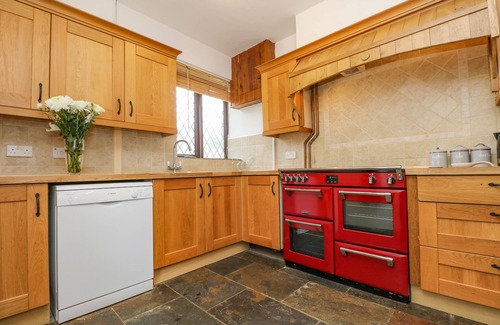 Liskeard House | SOUTH BODUEL FARMHOUSE, pet friendly, with open fire in Liskeard