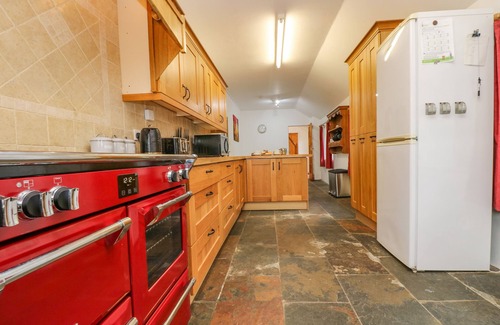 Liskeard House | SOUTH BODUEL FARMHOUSE, pet friendly, with open fire in Liskeard