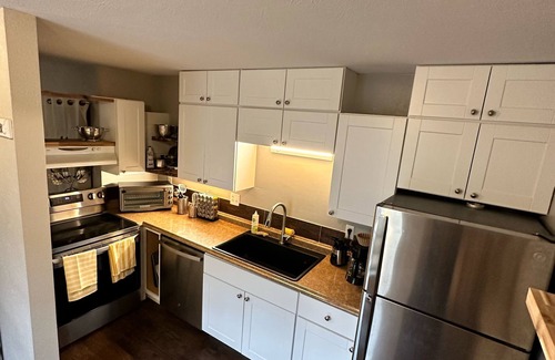 Martin Acres House | South Boulder 2bdrm Condo, super cute, quiet & cozy. (Pet friendly)