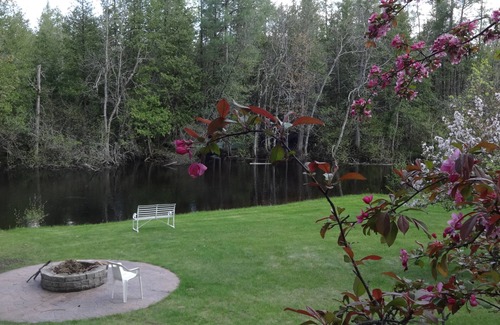 Roscommon House | South Branch Ausable River. 4 Bedroom, 3 Bath.