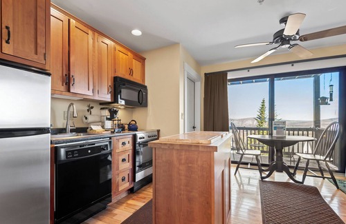 Rangeley Condo | South Branch Condo 11-1 - Cute and cozy ski in/ski out condo at Saddleback
