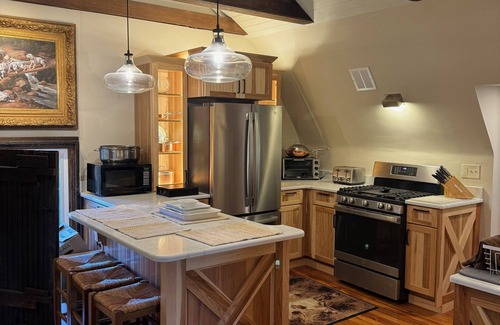Scottdale Bed & Breakfast | South Broadway Manor