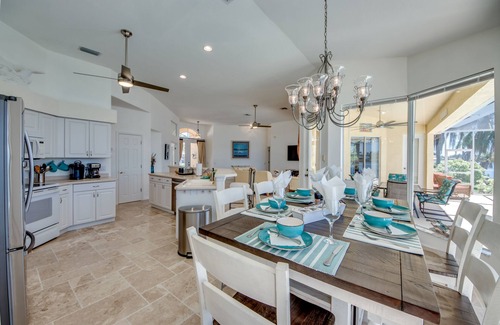 Eight Lakes Villa | South Cape villas with fantastic views in a central location