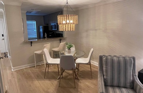 Oxford Condo | South Carolina Citadel games open Newly renovated! Oxford - Walk to Campus