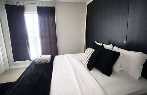 Charlotte Condo | South Charlotte Townhome and Content Space