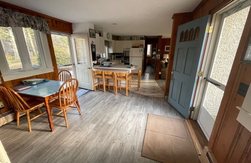 South Chatham House | South Chatham cottage walk to beaches, dining, tennis, shops, bike path.