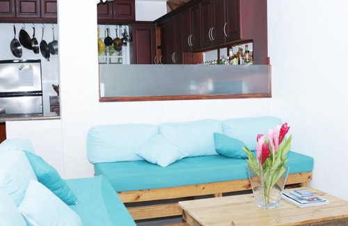 Blue Waters Condo | South Coast Spacious 2 Bedroom Condo, 5 mins walk from Accra/Rockley Beach