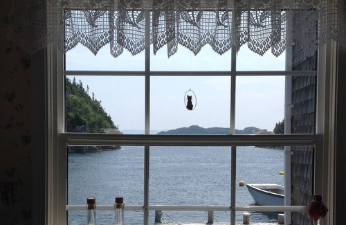 Rencontre East House | South Coast vacation home rental