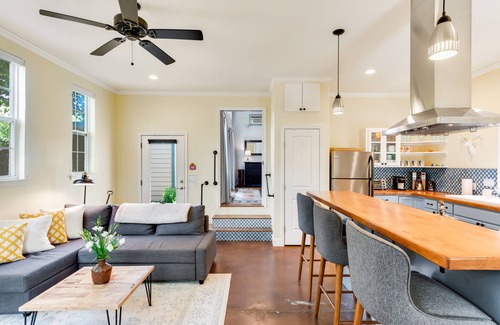 West Congress House | South Congress Guesthouse with Tank Pool!