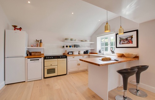 Aldborough House | South Cottage - Five Bedroom House, Sleeps 9