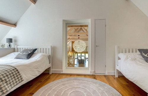 Heligan House | South Cuma - Four Bedroom House, Sleeps 10