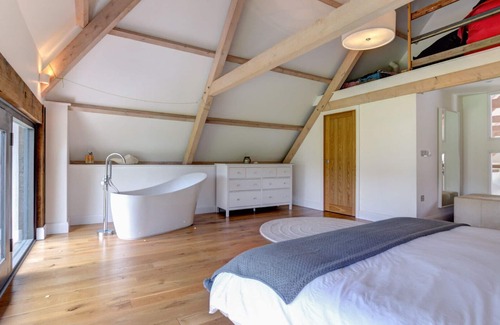 Heligan House | South Cuma - Four Bedroom House, Sleeps 10