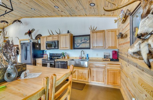 Fedora Cabin | South Dakota Nature Getaway w/Hot Tub