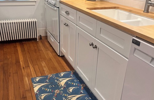 Dartmouth House | South Dartmouth Vacation Rental Home - Half Mile to Padanaram Village