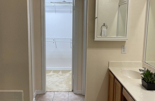 Denton House | South Denton, Clean, Quiet and Safe Neighborhood