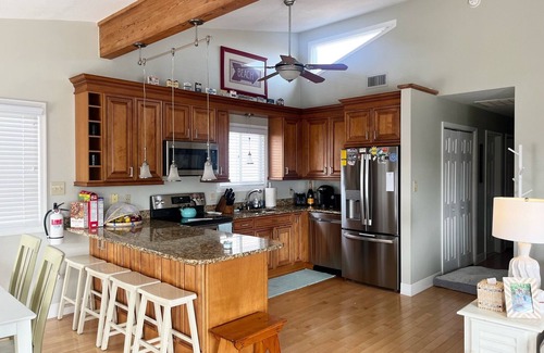 South End Condo | South End Beauty! Close to beach! Roof deck with water & sunset views!
