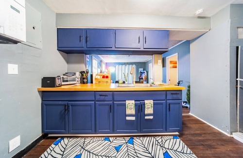 Cleveland House | South Euclid Spacious 3 BR 1.5 Bath Ranch Home