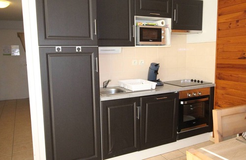 Saint-Mamet Apartment | South-facing 2BR with balcony, pool, parking, pets ok and wifi