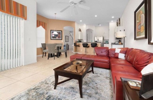 Tuscan Hills House | South Facing 6 bedroom private pool home
