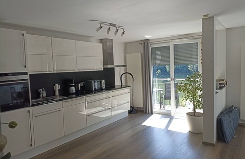 Klotten Apartment | South-facing balcony on the banks of the Moselle