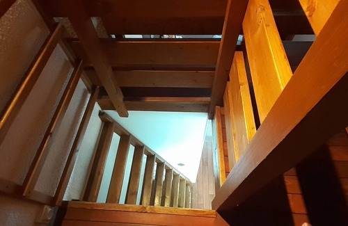 Cadeilhan-Trachere Apartment | South-facing triplex, pla d'adet, ski in/ski out, balcony