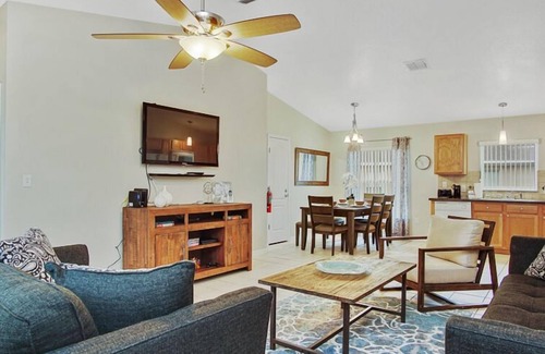 Sandy Ridge Villa | South Facing Pool and Spa!