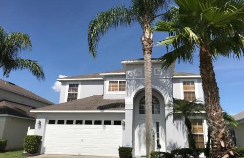 Lake Berkley Villa | South Facing Pool with Lake View - Hot Tub - Lake Berkley Gated Resort - Nr Disney