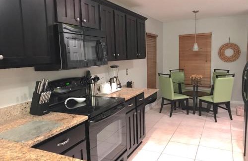 Lake Berkley Villa | South Facing Pool with Lake View - Hot Tub - Lake Berkley Gated Resort - Nr Disney