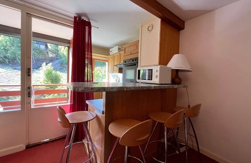 Le Sauze Apartment | South-facing T2 apartment, ski-in/ski-out, 6 ppl, Ski locker
