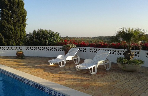 Funchal Villa | South Facing Villa-on one level - multi-generational family/2 families/friends