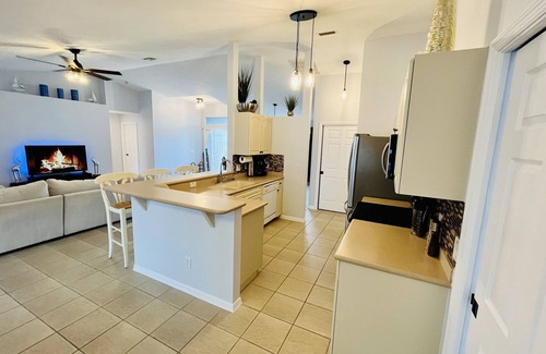 North Port House | South Florida Heaven! Pool! Mineral Springs! Fishing! Entire House! 8 Guests!