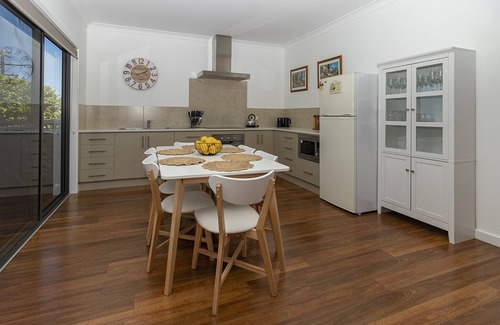 Mallacoota Apartment | South Gateway Unit pet friendly