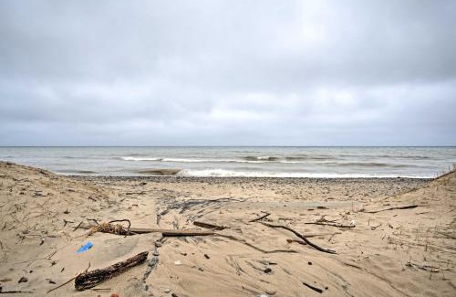South Haven House | South Haven Home about 1 Mi to Lake Michigan!