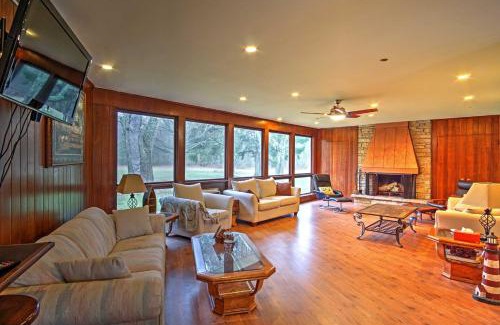 South Haven House | South Haven Home about 1 Mi to Lake Michigan!